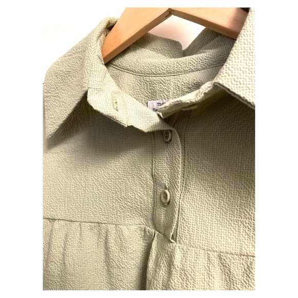 The Make Shed Orchard Top in Sage Collared Blouse Sustainable Brand - Picture 3 of 8